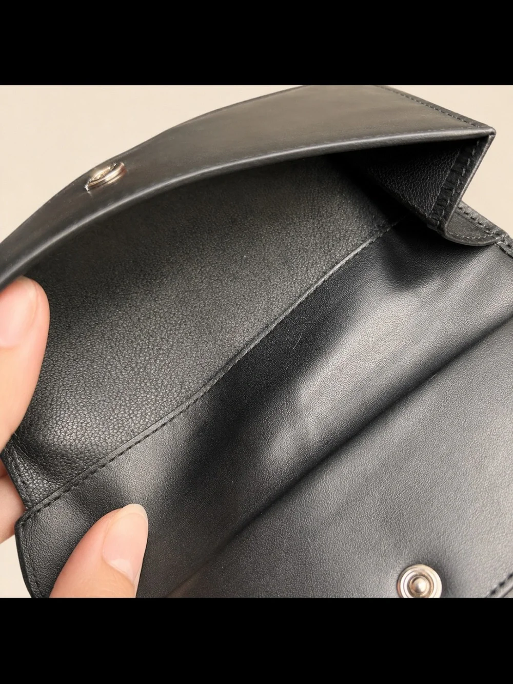 GUCCI Midsize Black WALLET EUC